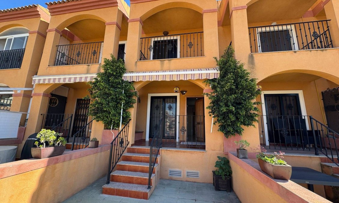 Segunda mano - Town House -
Torrevieja - Aguas Nuevas