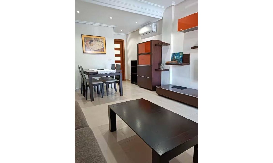 Segunda mano - Town House -
Torrevieja - Aguas Nuevas