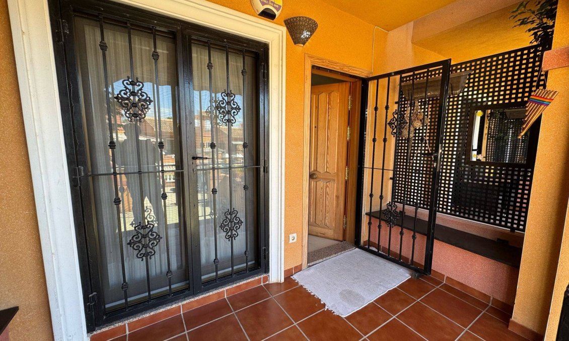 Segunda mano - Town House -
Torrevieja - Aguas Nuevas