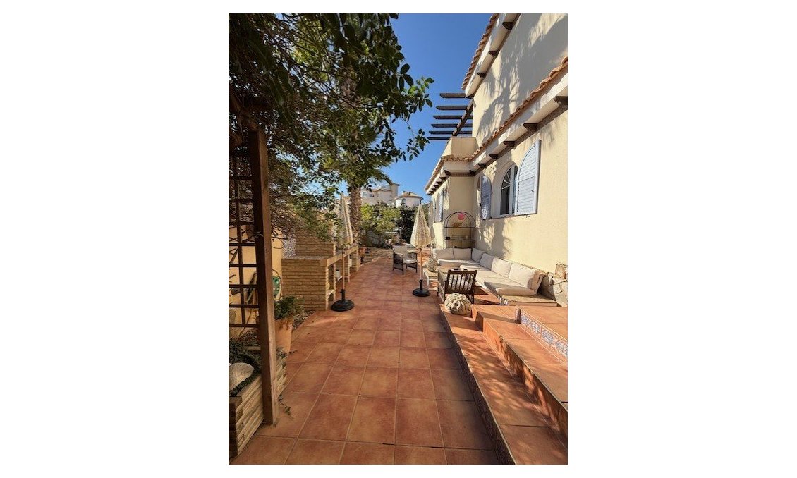 Segunda mano - Villa -
Orihuela Costa - Costa Blanca