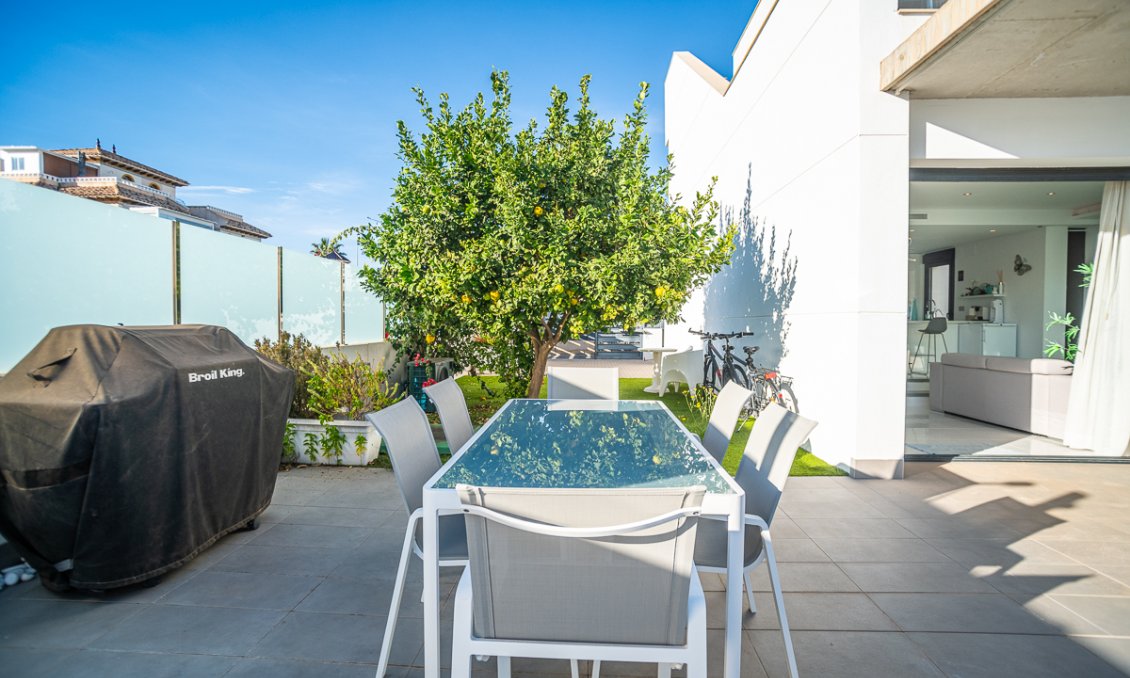 Segunda mano - Villa -
Orihuela Costa - Costa Blanca