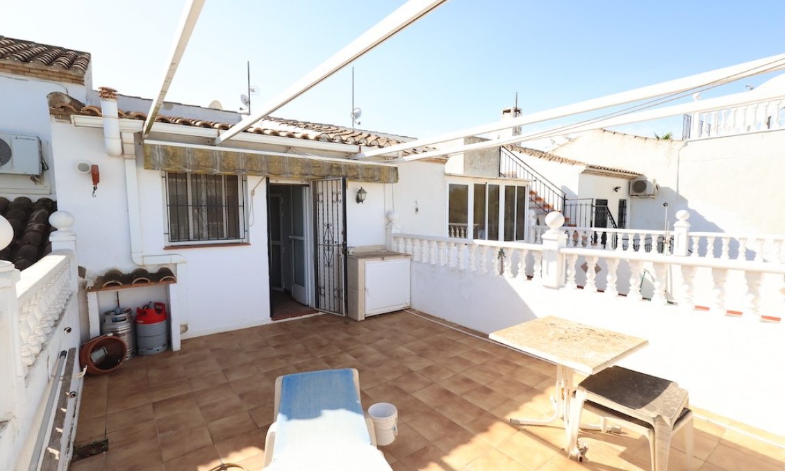 Segunda mano - Villa -
Lomas Del Golf - Inland