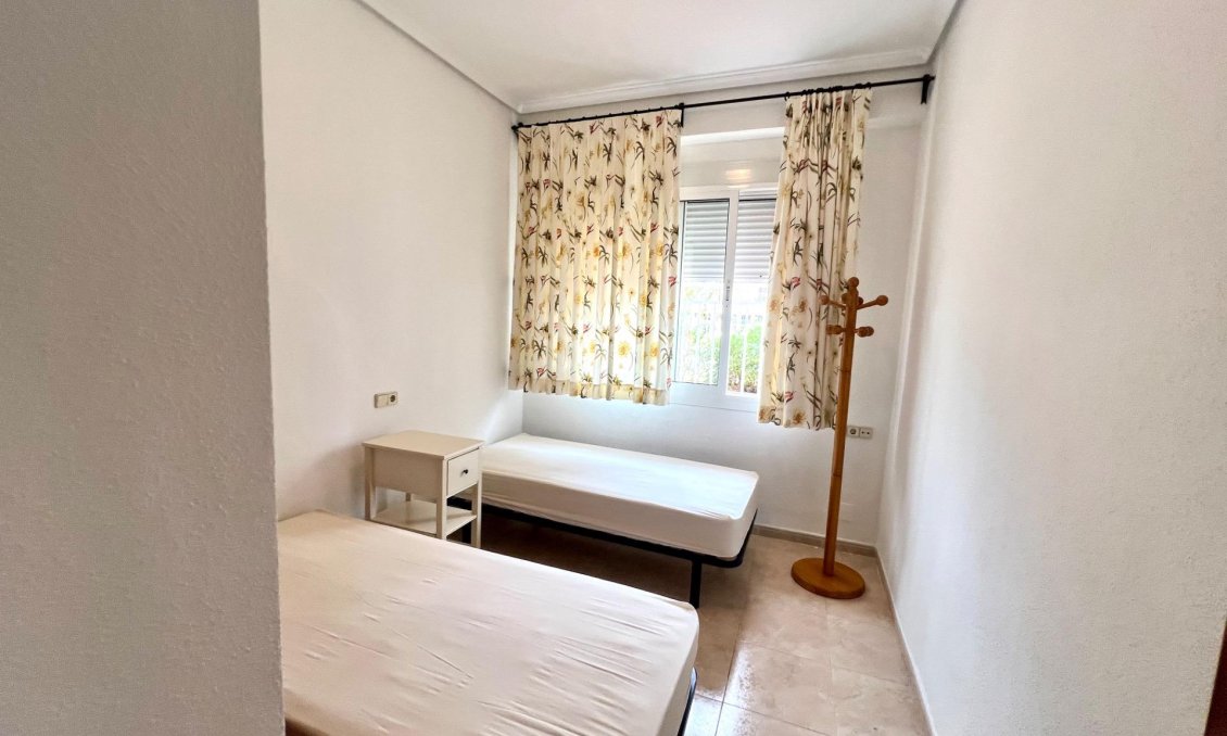 Segunda mano - Apartamento -
Torrevieja - Playa De Los Naufragos