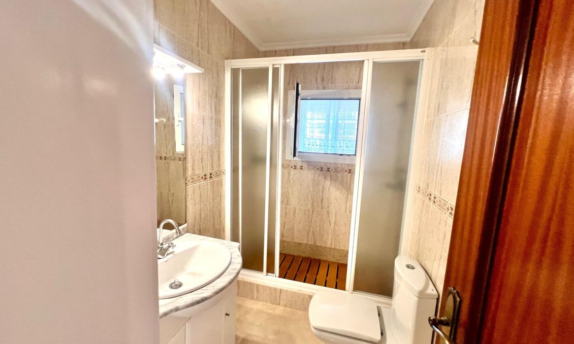 Segunda mano - Apartamento -
Torrevieja - Playa De Los Naufragos
