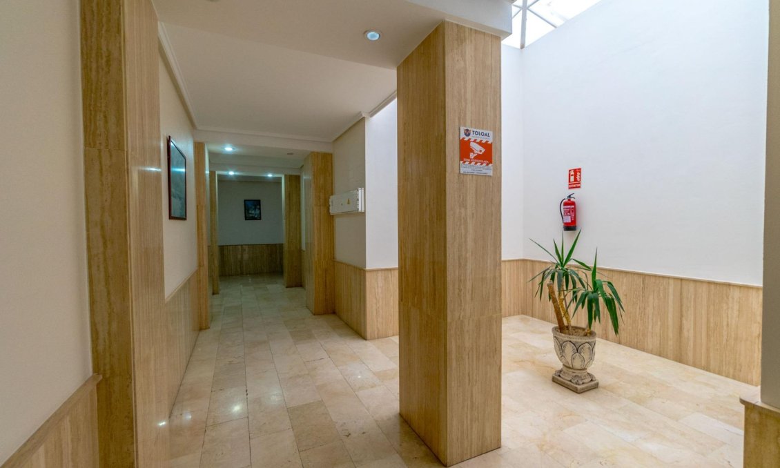 Segunda mano - Apartamento -
Torrevieja - Acequion