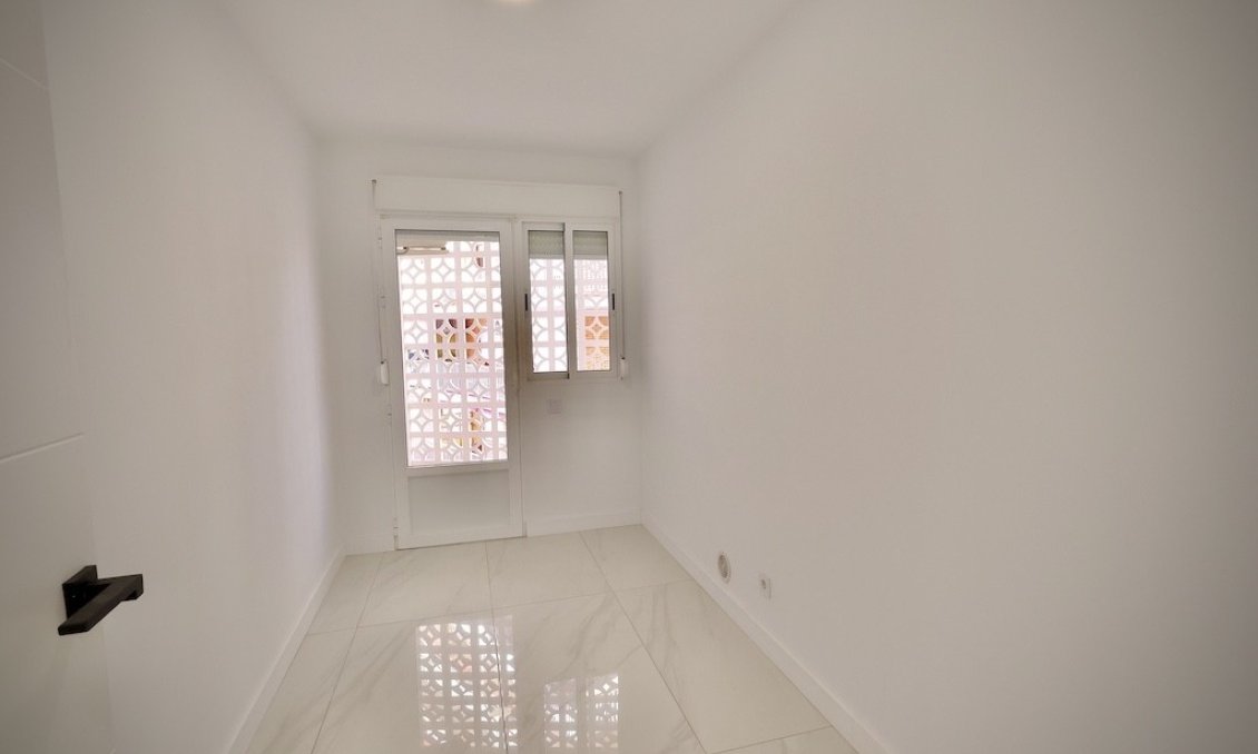 Segunda mano - Apartamento -
Playa del Cura - Costa Blanca