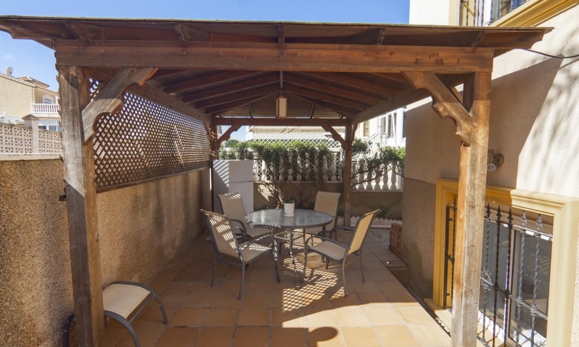 Segunda mano - Villa -
Villamartin - Costa Blanca