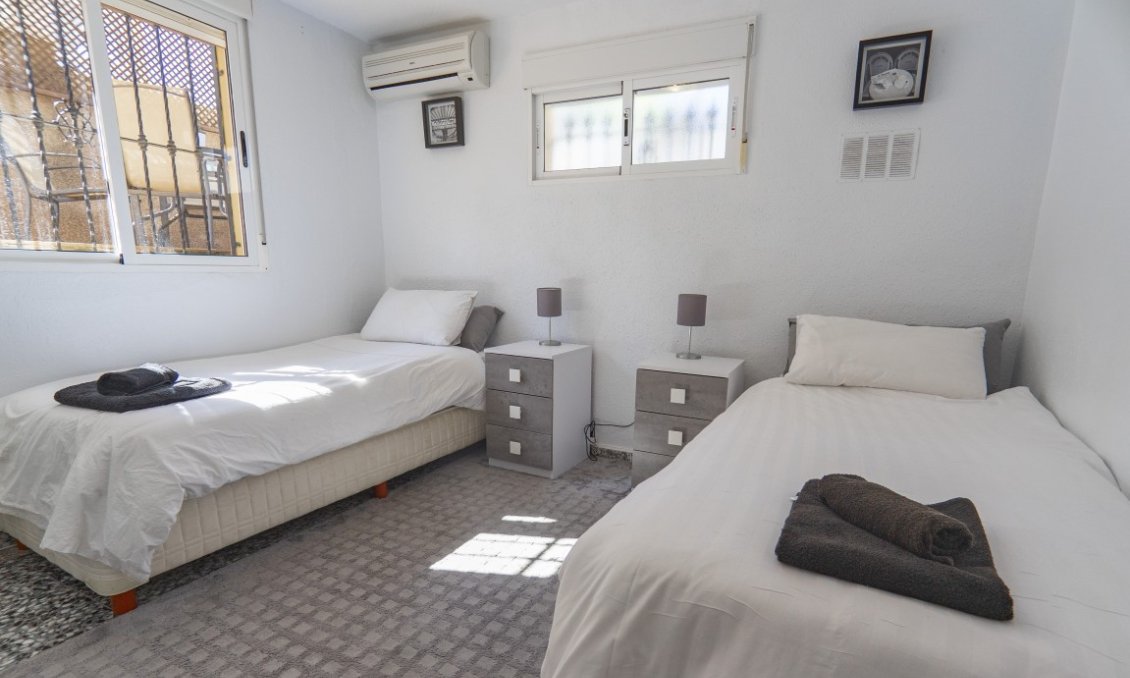 Segunda mano - Villa -
Villamartin - Costa Blanca