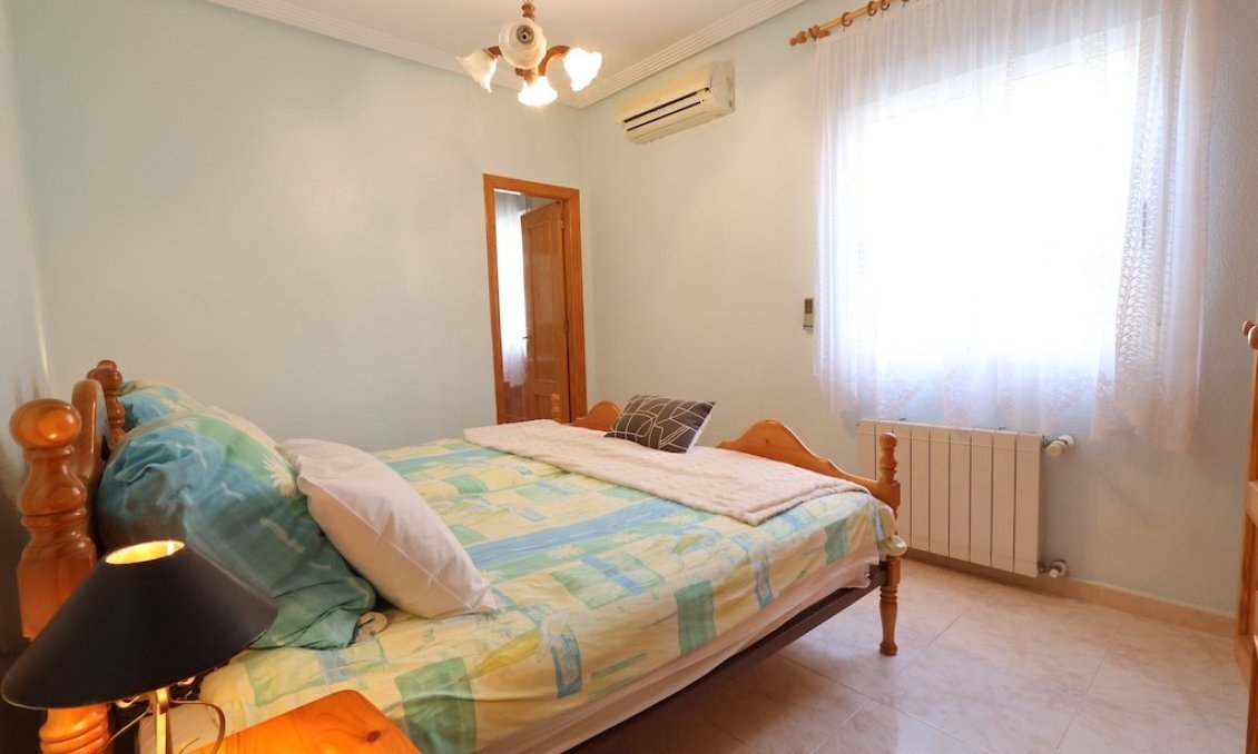 Segunda mano - Villa -
Los Balcones - Costa Blanca