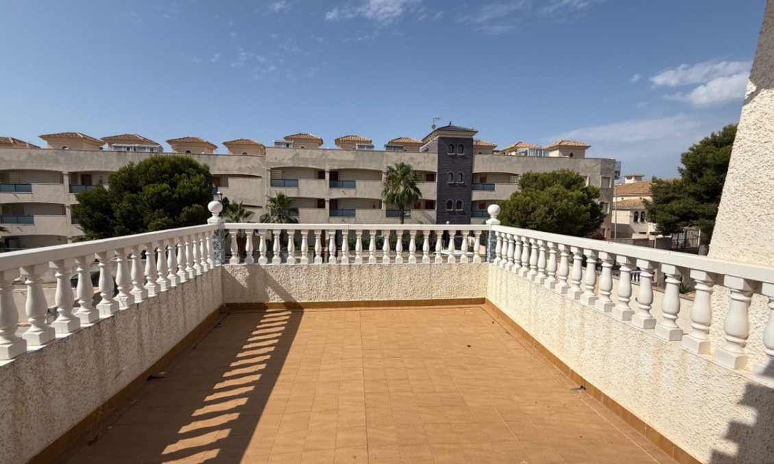 Segunda mano - Villa -
Orihuela - Inland