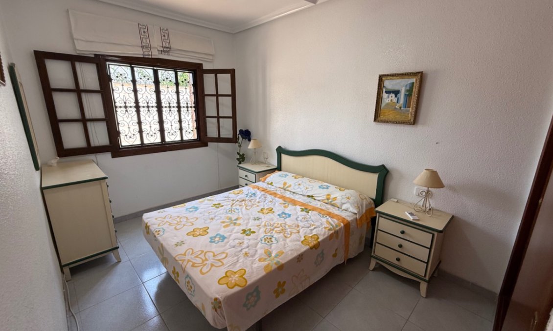 Segunda mano - Villa -
Orihuela - Inland