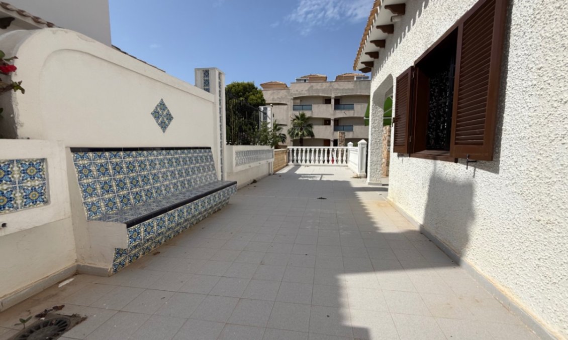 Segunda mano - Villa -
Orihuela - Inland