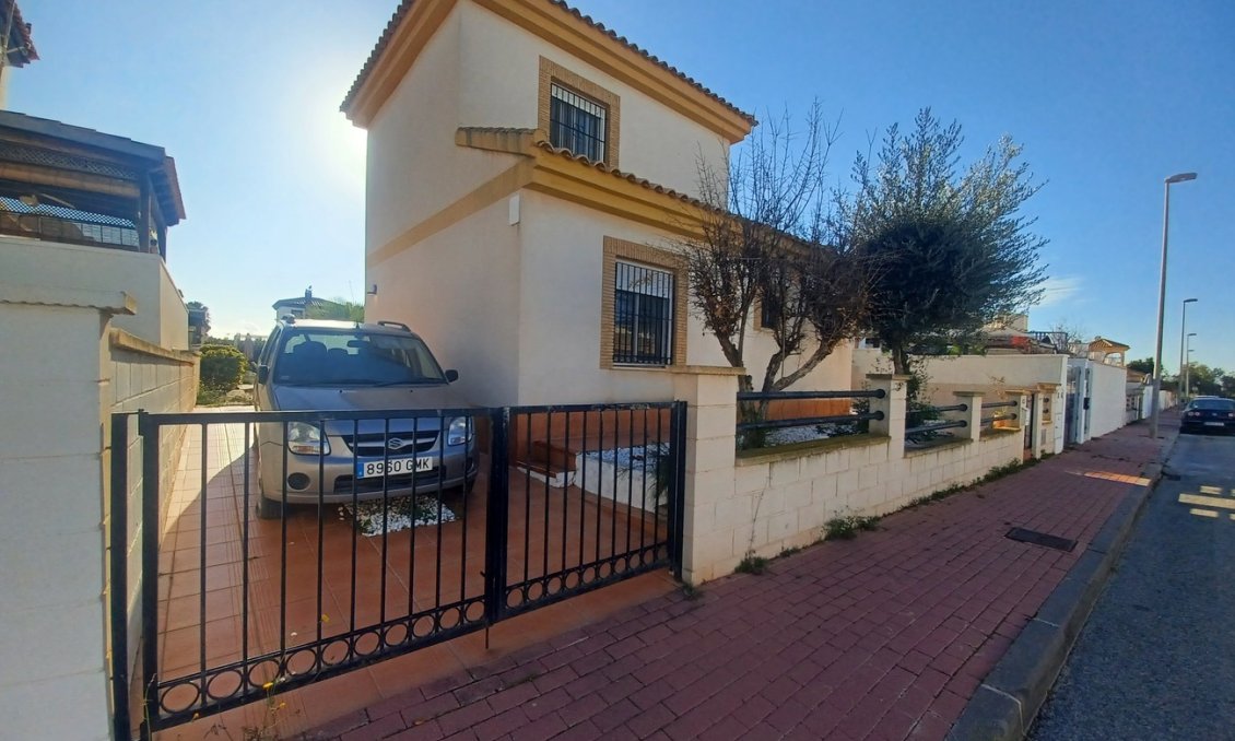 Segunda mano - Villa -
Sucina - Inland
