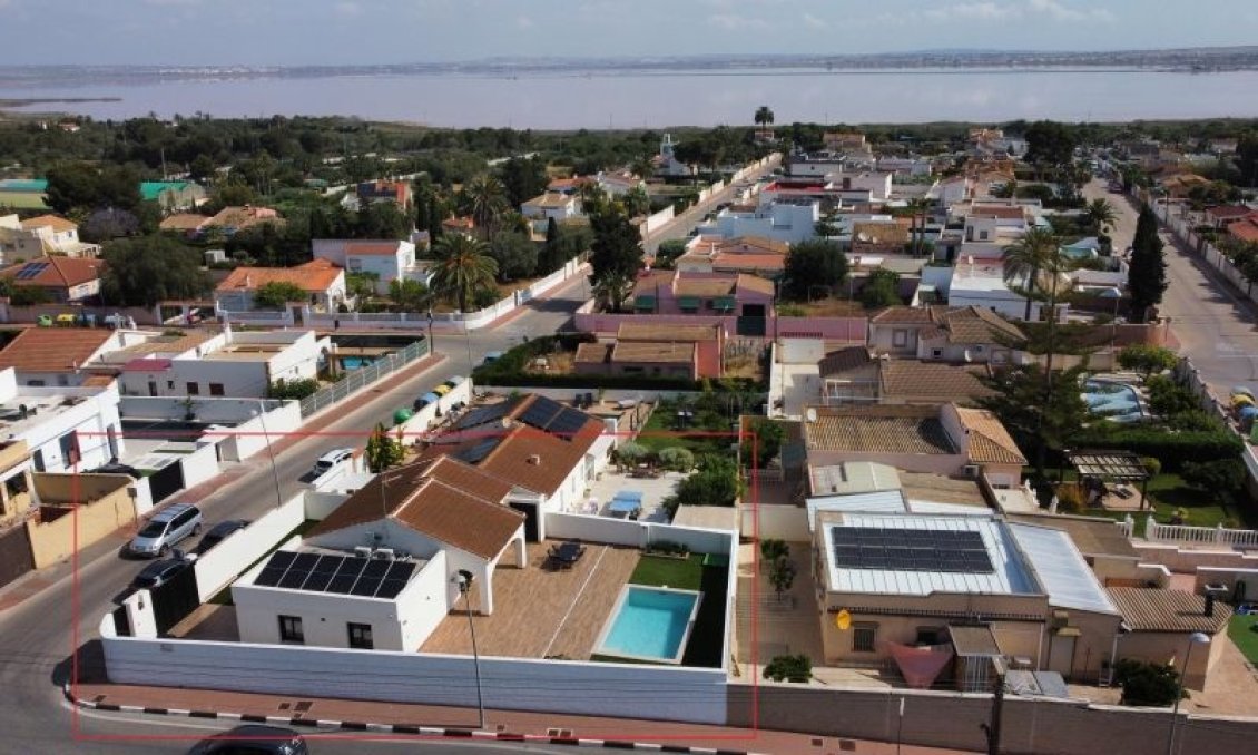 Segunda mano - Villa -
Torrevieja - Costa Blanca