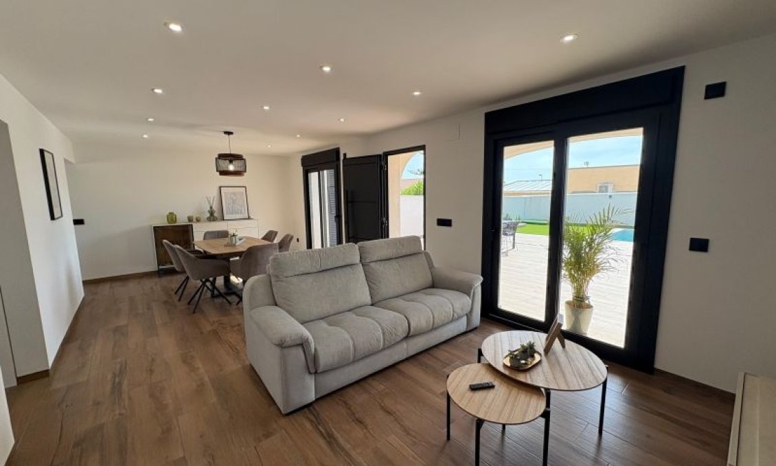 Segunda mano - Villa -
Torrevieja - Costa Blanca