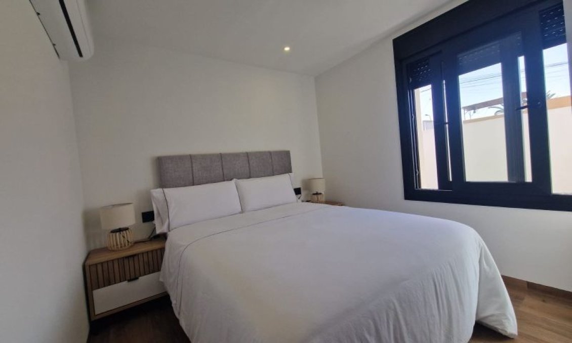 Segunda mano - Villa -
Torrevieja - Costa Blanca