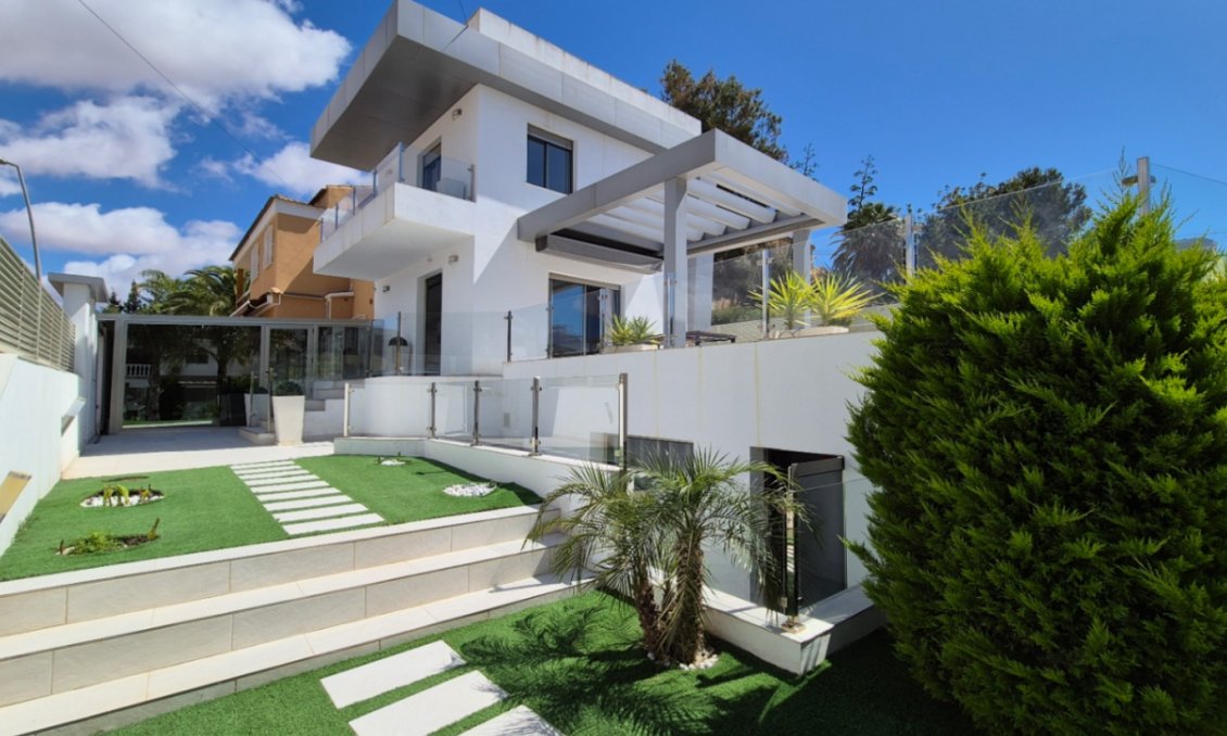 Segunda mano - Villa -
Torrevieja - Costa Blanca