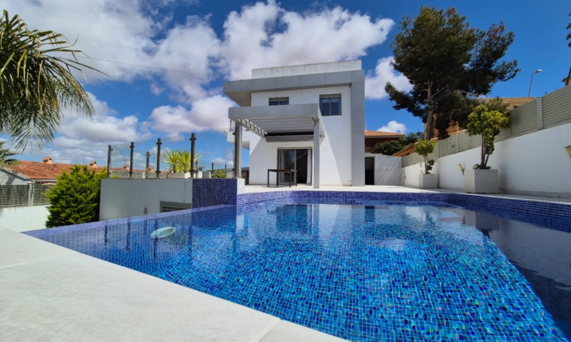 Segunda mano - Villa -
Torrevieja - Costa Blanca