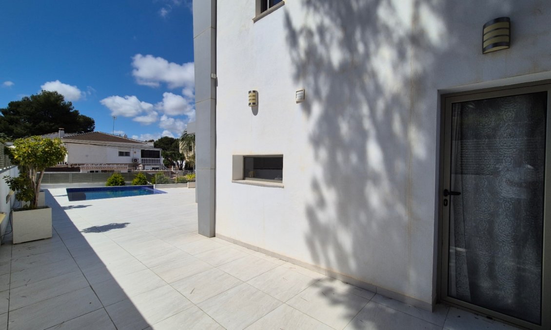 Segunda mano - Villa -
Torrevieja - Costa Blanca