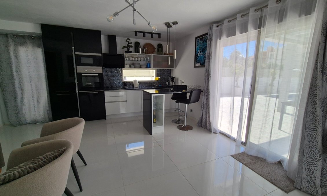 Segunda mano - Villa -
Torrevieja - Costa Blanca