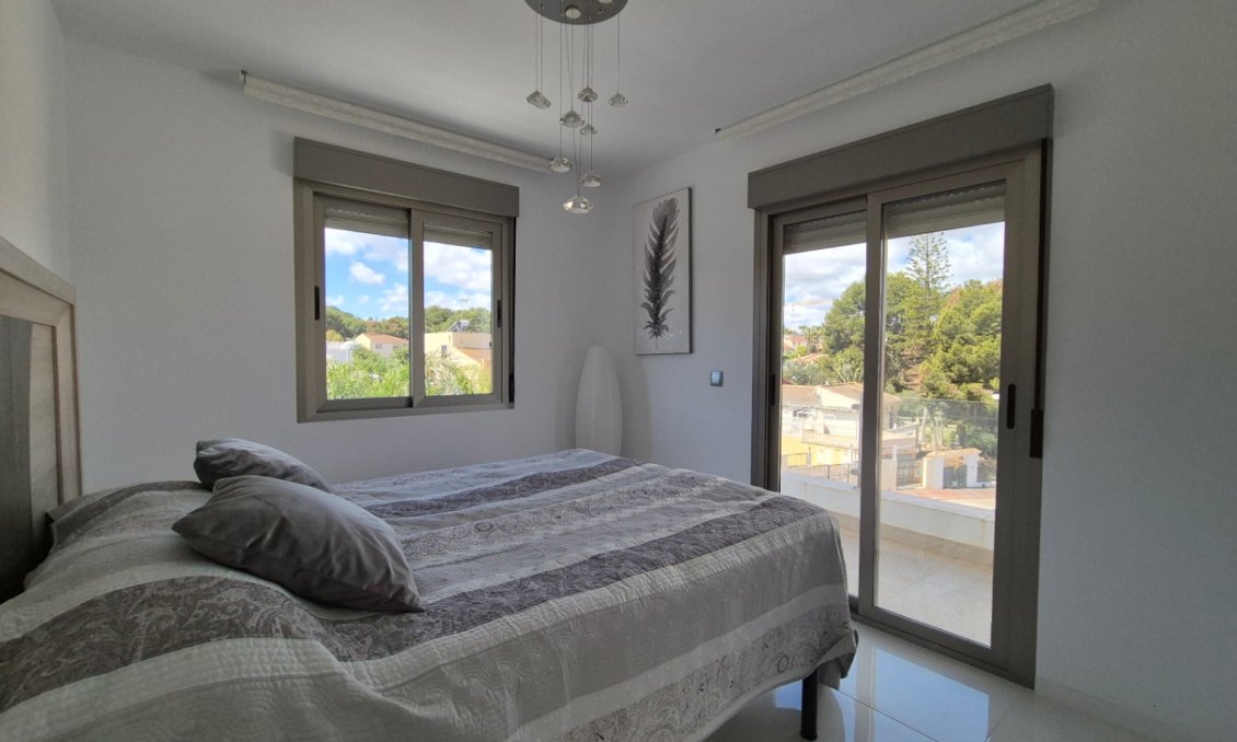Segunda mano - Villa -
Torrevieja - Costa Blanca