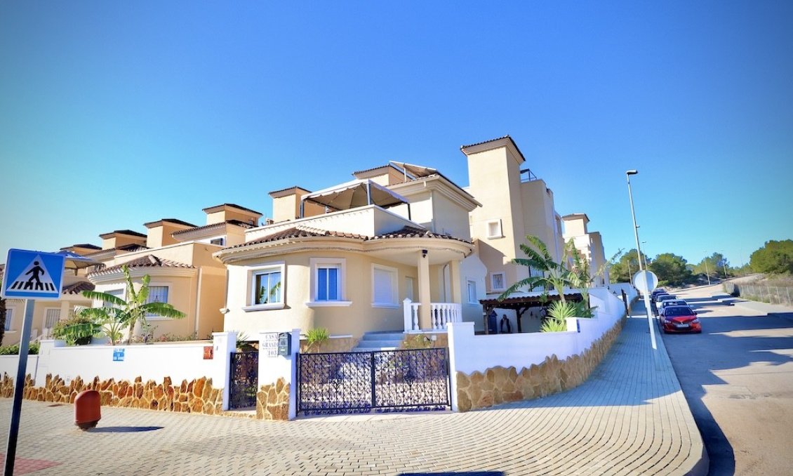 Segunda mano - Villa -
San Miguel de Salinas - Inland