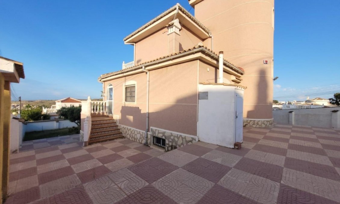 Segunda mano - Villa -
Ciudad Quesada - Costa Blanca