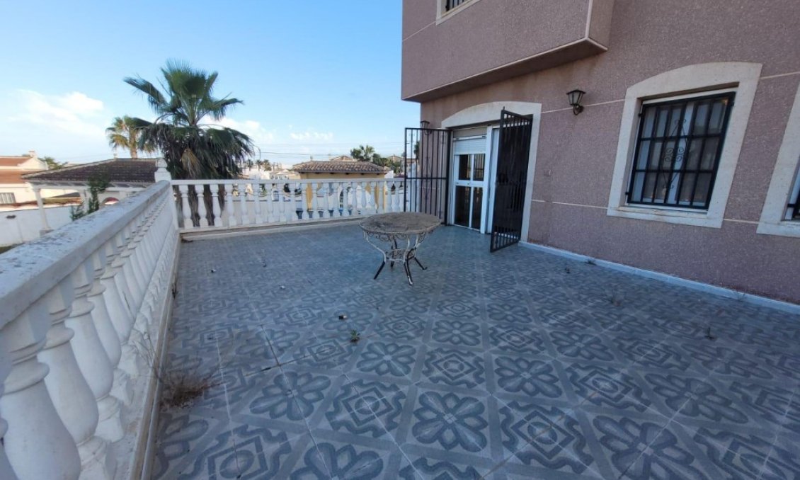Segunda mano - Villa -
Ciudad Quesada - Costa Blanca