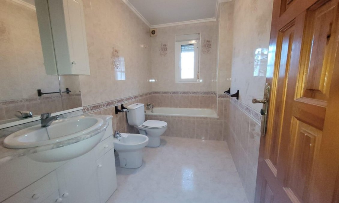 Segunda mano - Villa -
Ciudad Quesada - Costa Blanca