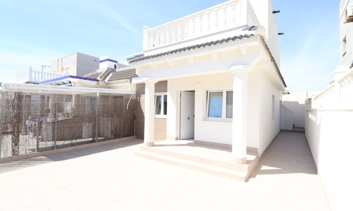 Segunda mano - Semi Detached -
El Chaparral - Inland