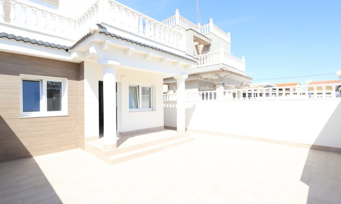 Segunda mano - Semi Detached -
El Chaparral - Inland