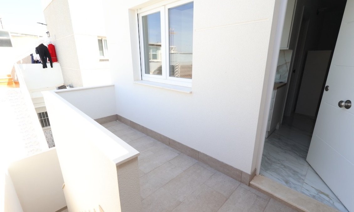 Segunda mano - Semi Detached -
El Chaparral - Inland