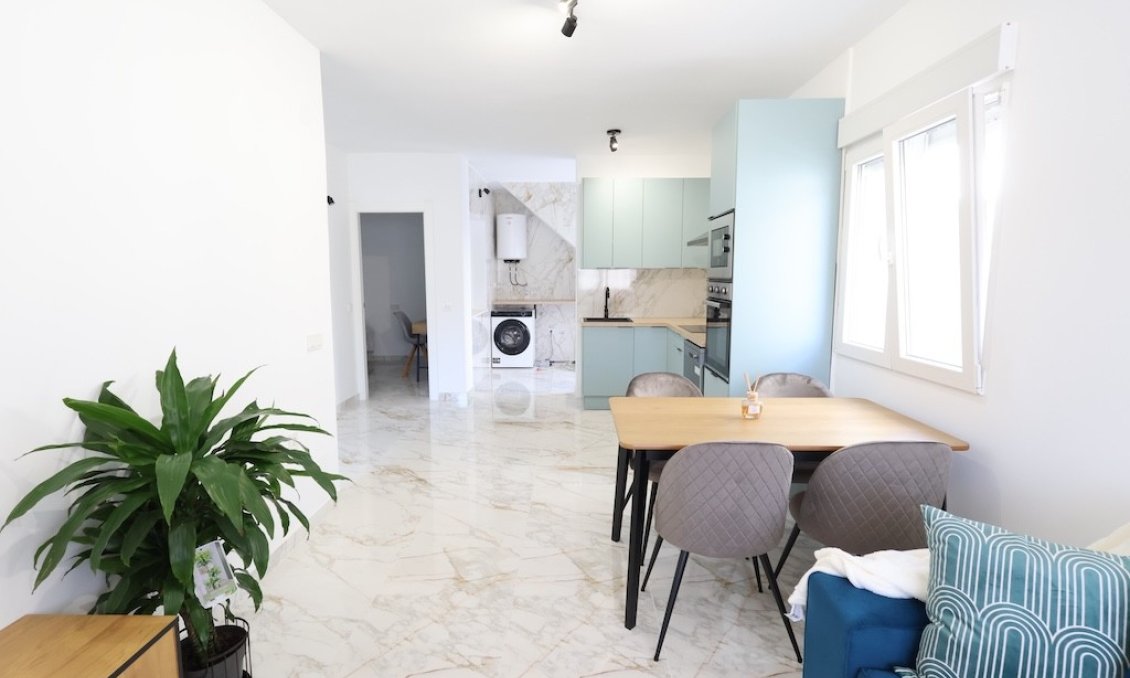 Segunda mano - Semi Detached -
El Chaparral - Inland