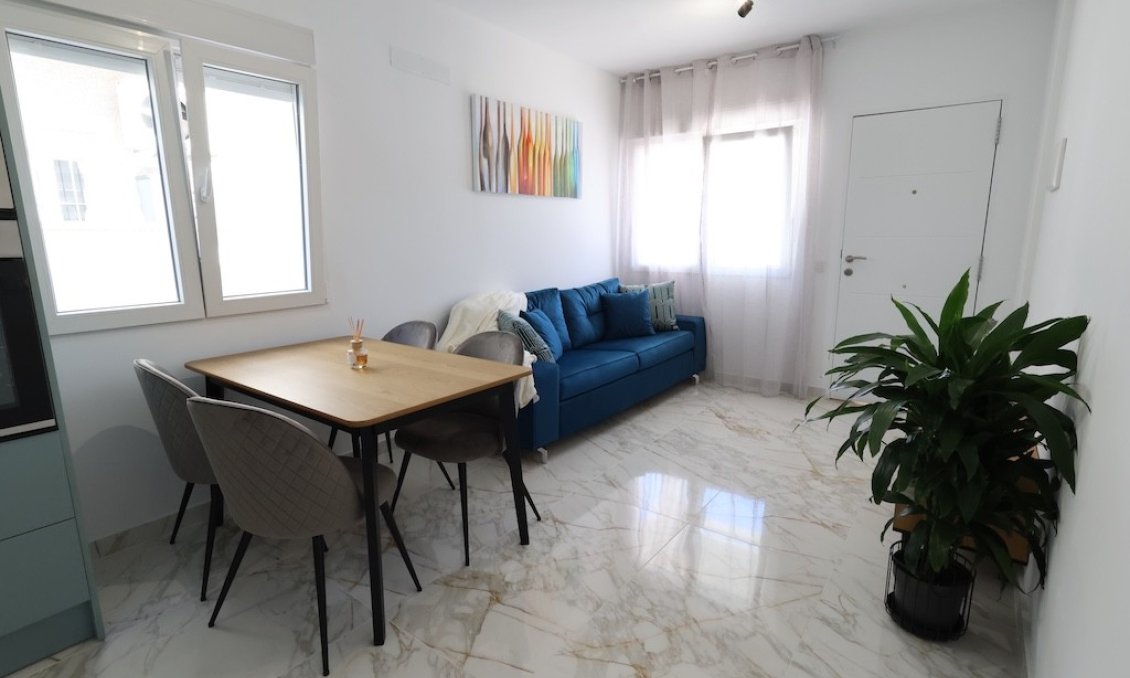 Segunda mano - Semi Detached -
El Chaparral - Inland
