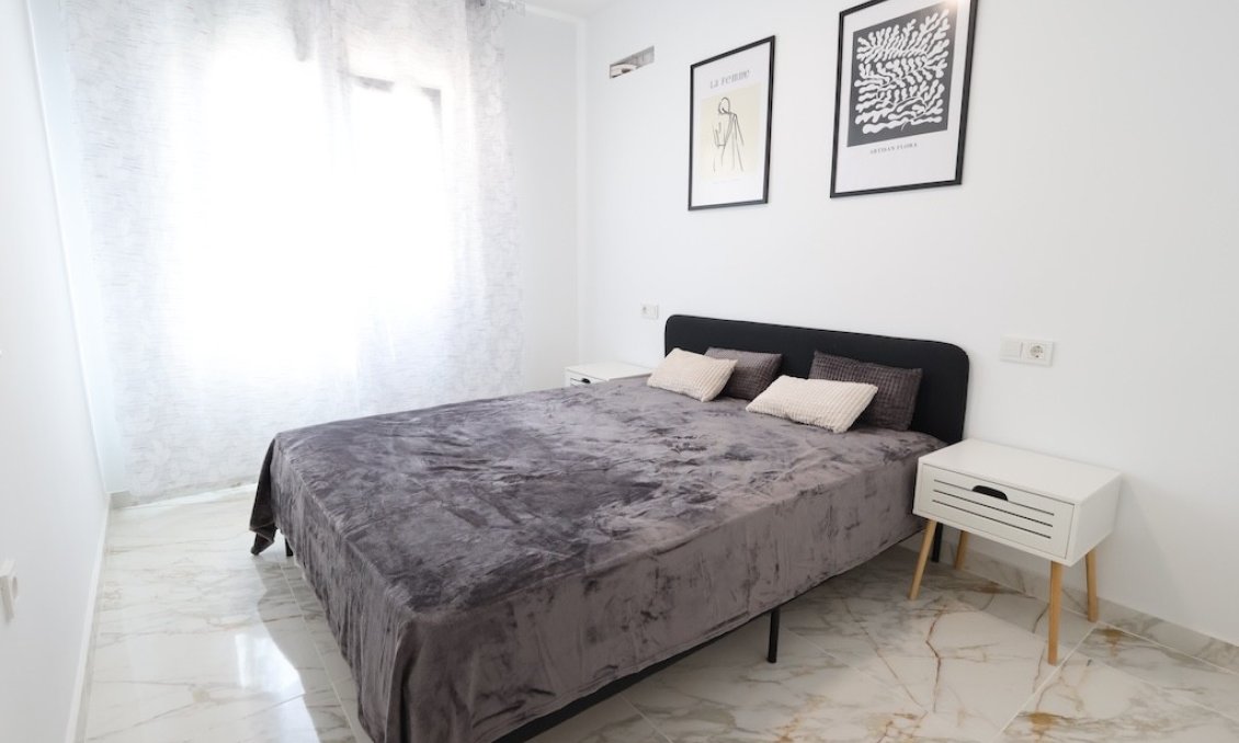 Segunda mano - Semi Detached -
El Chaparral - Inland