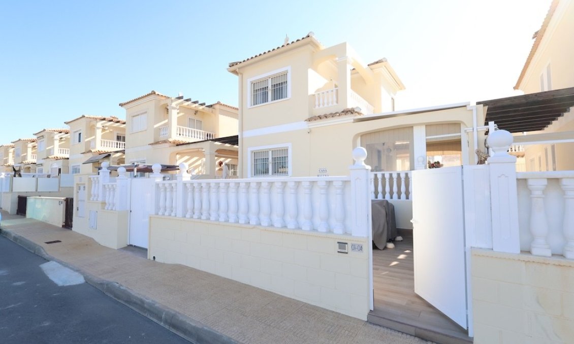 Használt Ingatlanok - Villa -
Cabo Roig - Costa Blanca