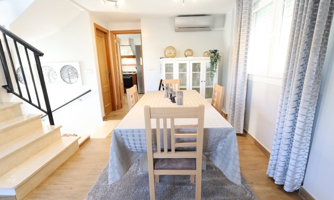 Használt Ingatlanok - Villa -
Cabo Roig - Costa Blanca