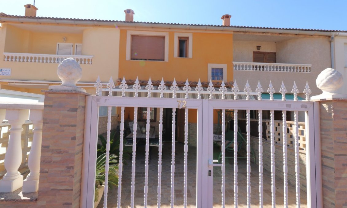 Használt Ingatlanok - Kétszintes lakás -
Torrevieja - Costa Blanca