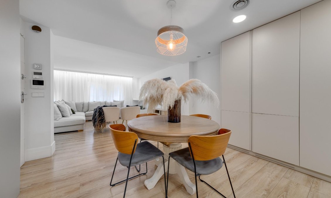 Segunda mano - Apartamento -
Torrevieja - Playa del Cura