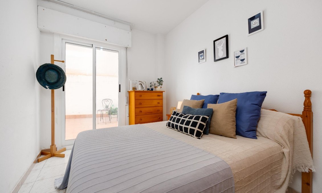 Segunda mano - Apartamento -
Torrevieja - Estacion De Autobuses