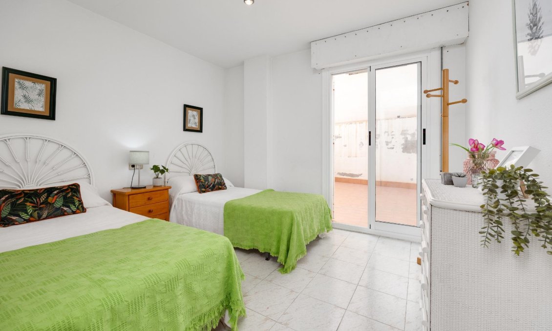 Segunda mano - Apartamento -
Torrevieja - Estacion De Autobuses