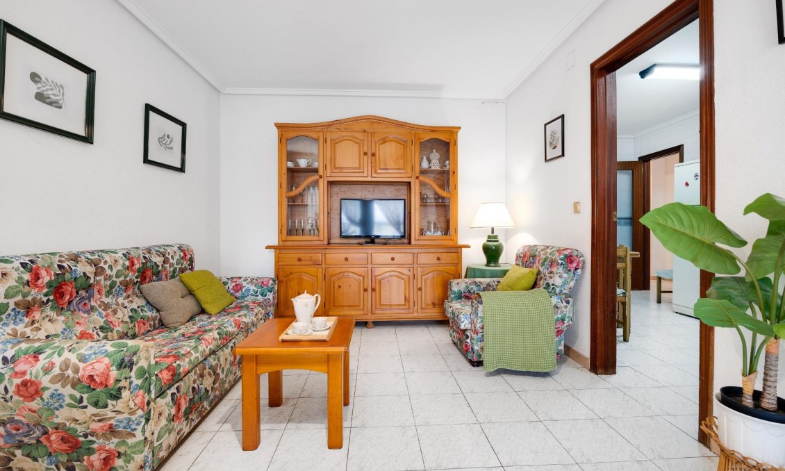 Segunda mano - Apartamento -
Torrevieja - Estacion De Autobuses