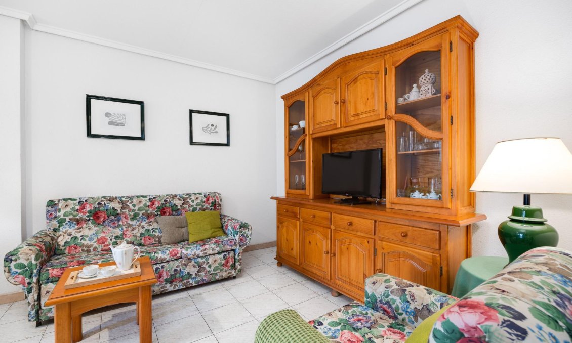 Segunda mano - Apartamento -
Torrevieja - Estacion De Autobuses