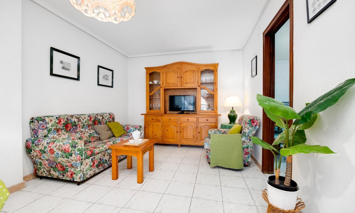 Segunda mano - Apartamento -
Torrevieja - Estacion De Autobuses