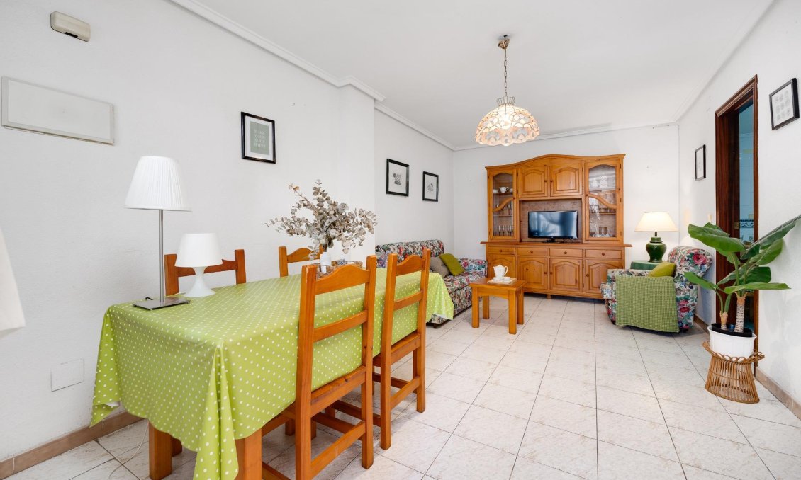 Segunda mano - Apartamento -
Torrevieja - Estacion De Autobuses