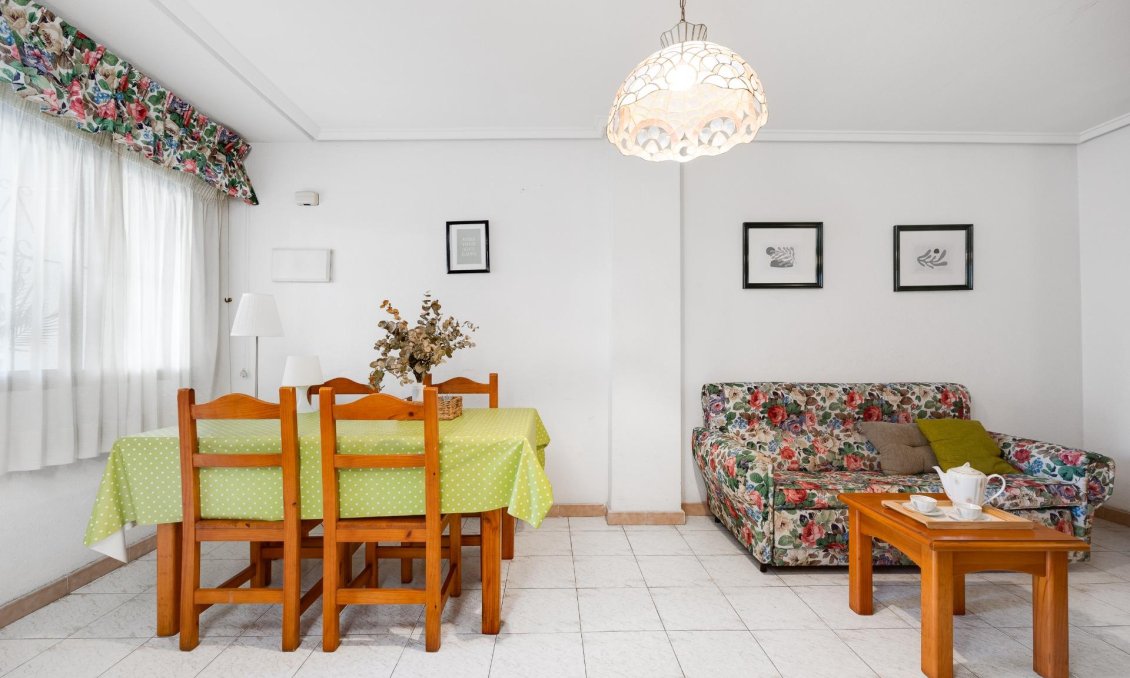 Segunda mano - Apartamento -
Torrevieja - Estacion De Autobuses