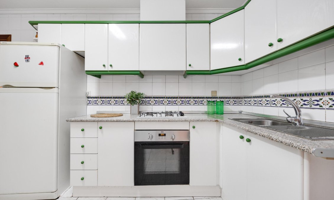 Segunda mano - Apartamento -
Torrevieja - Estacion De Autobuses