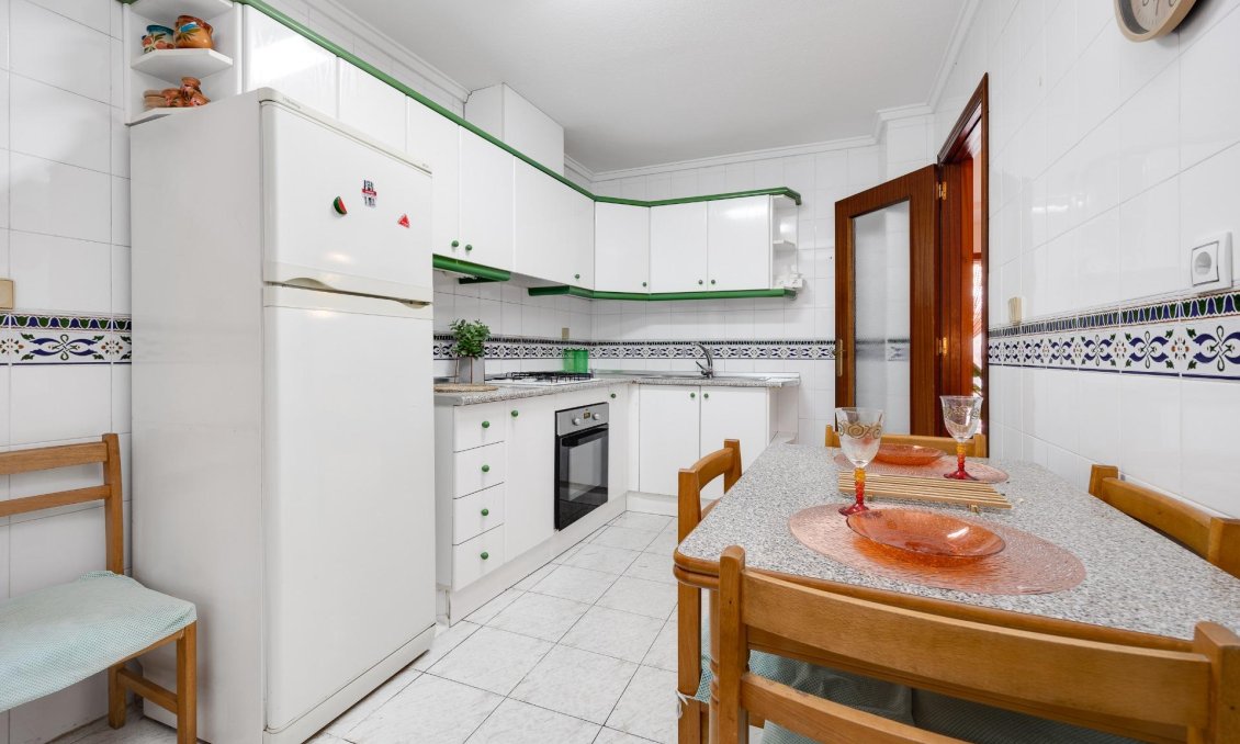 Segunda mano - Apartamento -
Torrevieja - Estacion De Autobuses