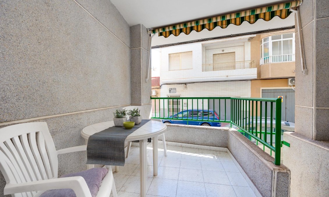 Segunda mano - Apartamento -
Torrevieja - Estacion De Autobuses