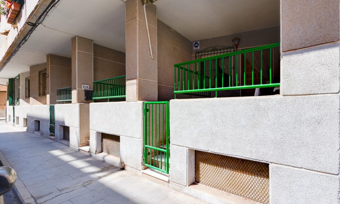Segunda mano - Apartamento -
Torrevieja - Estacion De Autobuses